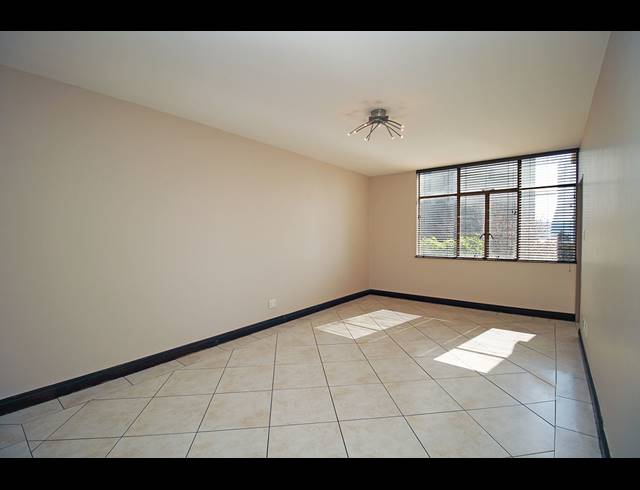 1 BEDROOM APARTMENT FOR SALE IN BEDFORD GARDENS
